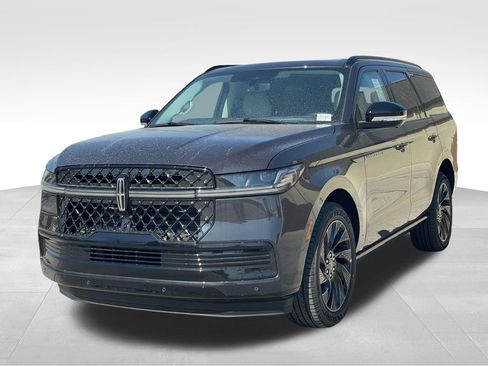 New 2026 Lincoln Navigator Reserve w/ Jet Appearance Package AWD/4WD image 1