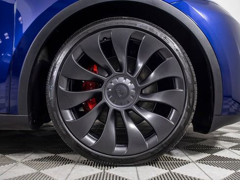 Used 2025 Tesla Model Y Performance image 41