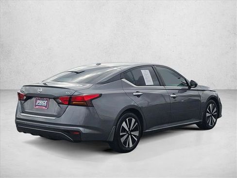 Used 2022 Nissan Altima 2.5 SV image 5
