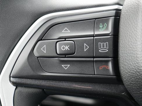 Used 2023 Jeep Grand Cherokee L Laredo image 24