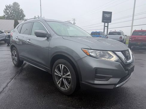 Used 2020 Nissan Rogue SV w/ Premium Package FWD image 10