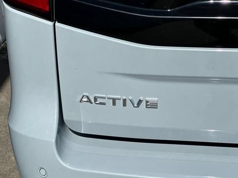 Used 2025 Ford Expedition Active AWD/4WD image 32