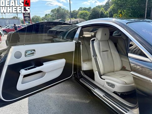 Used 2015 Rolls-Royce Wraith RWD image 38