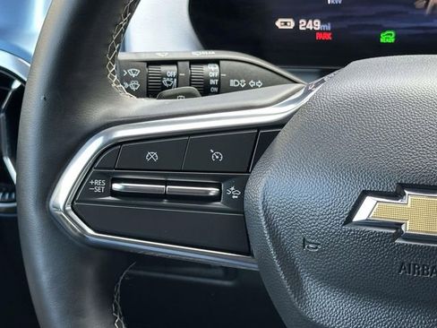 Used 2025 Chevrolet Equinox EV LT image 23