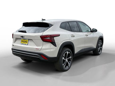 New 2026 Chevrolet Trax RS w/ Driver Confidence Package FWD image 5