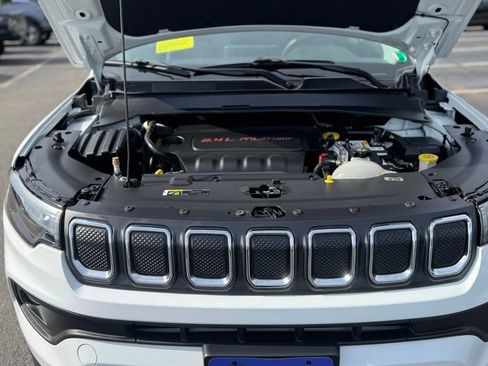 Used 2022 Jeep Compass Latitude w/ Convenience Group AWD/4WD image 8