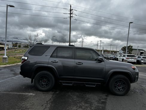 Used 2019 Toyota 4Runner SR5 Premium AWD/4WD image 6