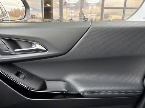 Used 2025 Chevrolet Equinox LT w/ Convenience Package II image 22