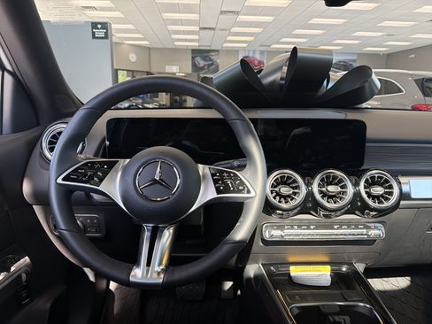 Used 2026 Mercedes-Benz GLB 250 4MATIC image 11