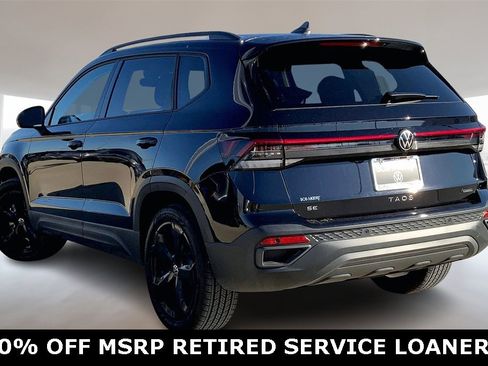 Certified 2025 Volkswagen Taos SE image 13