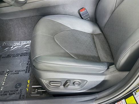 Used 2023 Toyota Camry XSE w/ Navigation Package image 19