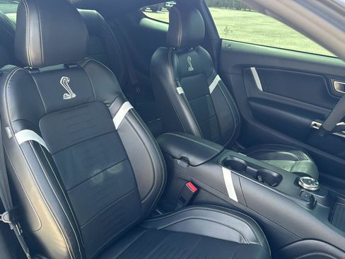 Used 2022 Ford Mustang Shelby GT500 w/ Technology Package image 30