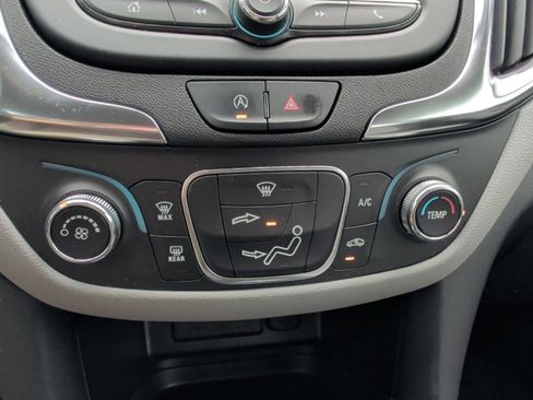 Used 2024 Chevrolet Equinox LS image 29