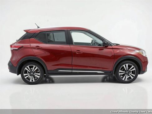 Used 2020 Nissan Kicks SR FWD image 4