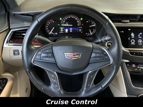 Used 2018 Cadillac XT5 Luxury w/ Driver Awareness Package image 5