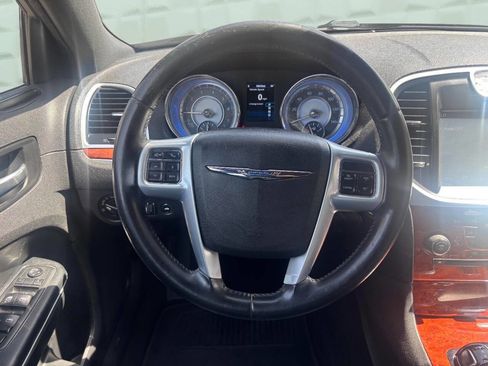 Used 2014 Chrysler 300 RWD image 22