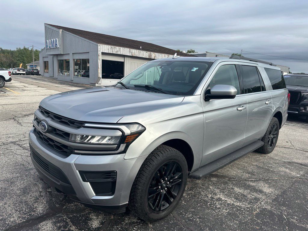 Used 2024 Ford Expedition Max XLT AWD/4WD image 7