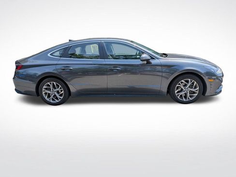 Used 2022 Hyundai Sonata SEL w/ Preferred Accessory Package FWD image 2