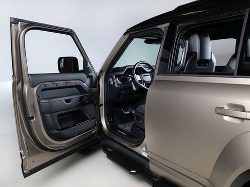 Used 2025 Land Rover Defender 110 AWD/4WD image 25