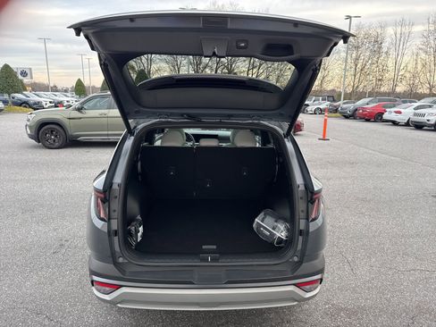 Used 2025 Hyundai Tucson Limited image 10