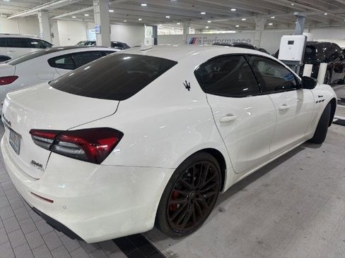 Used 2023 Maserati Ghibli Modena image 5