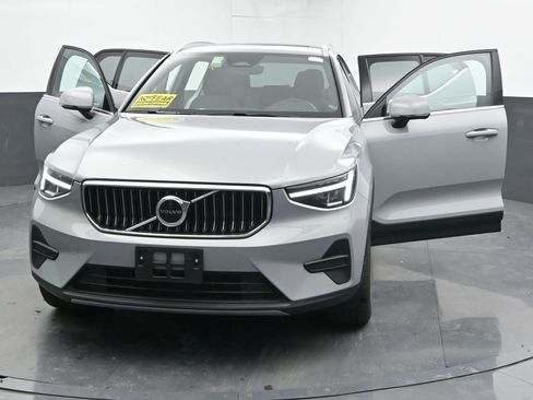 Used 2025 Volvo XC40 B5 Core AWD/4WD image 47