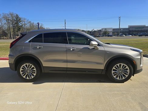 Used 2024 Cadillac XT4 Premium Luxury w/ Cold Weather Package image 6