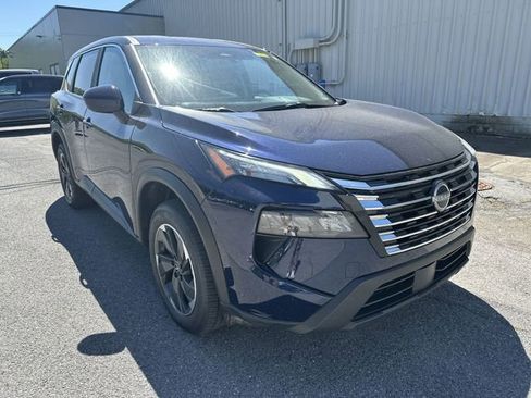 Used 2025 Nissan Rogue SV AWD/4WD image 11