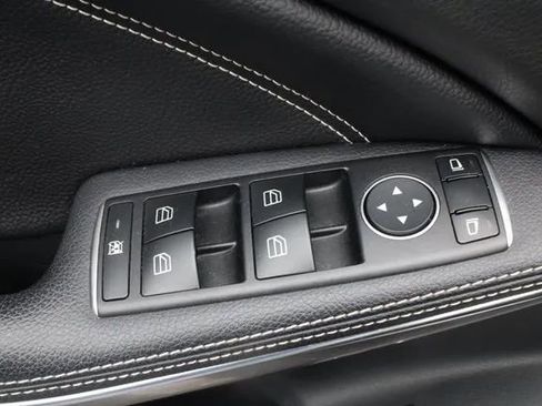 Used 2018 Mercedes-Benz GLA 250 4MATIC image 35