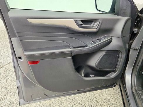 Used 2022 Ford Escape SE FWD image 10