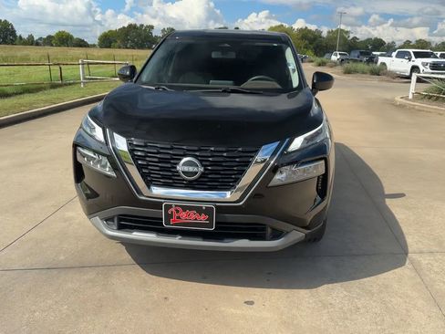 Used 2023 Nissan Rogue SV image 4