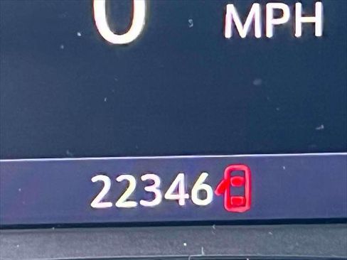 Used 2022 GMC Terrain SLT w/ Tech Package image 24