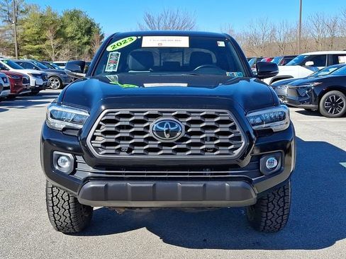 Used 2023 Toyota Tacoma TRD Off-Road image 2