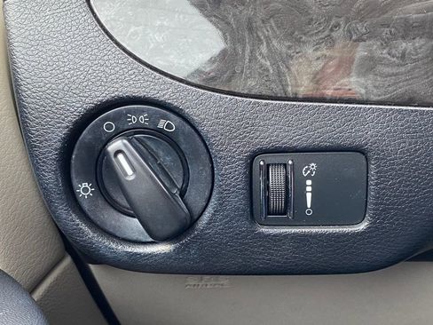 Used 2014 Dodge Grand Caravan SXT image 26