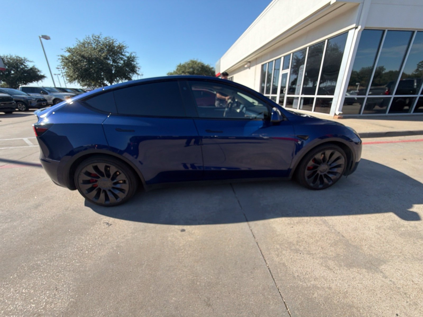 Used 2023 Tesla Model Y Performance AWD/4WD image 2