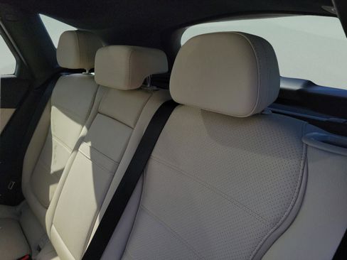 Certified 2026 Mercedes-Benz GLC 300 image 7