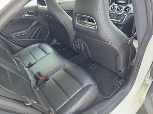 Used 2018 Mercedes-Benz CLA 250 image 11