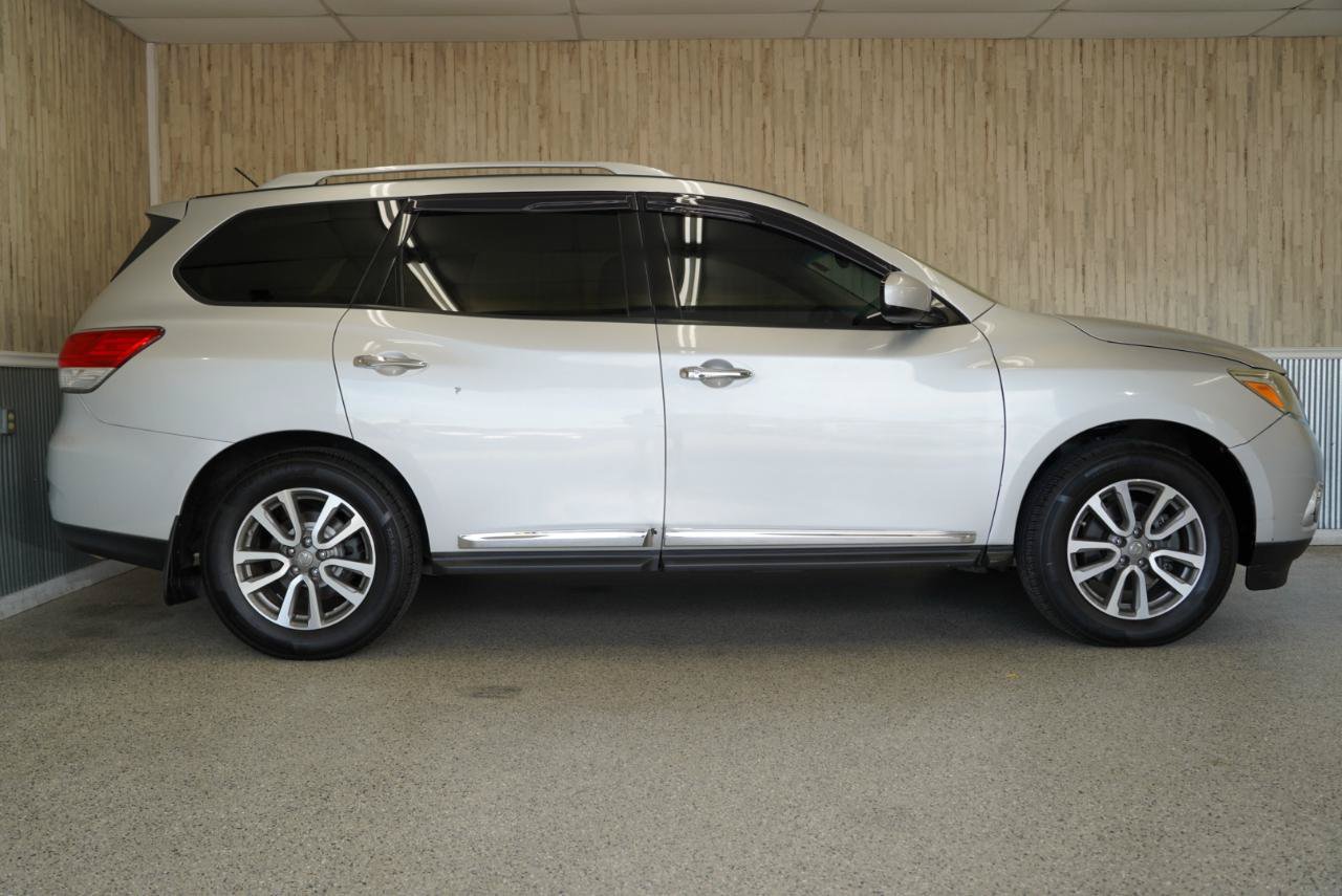 Used 2014 Nissan Pathfinder SL w/ SL Premium Package AWD/4WD image 6