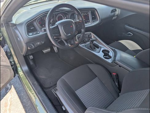 Used 2022 Dodge Challenger R/T Scat Pack RWD image 9