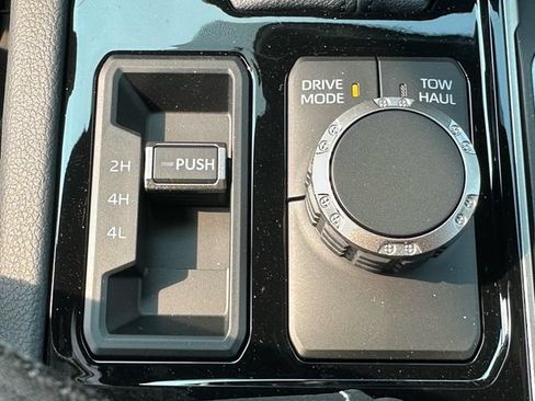 New 2026 Toyota Tundra Limited AWD/4WD image 18