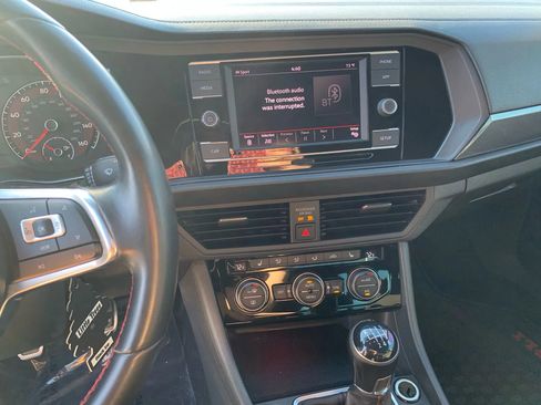 Used 2019 Volkswagen Jetta GLI image 12