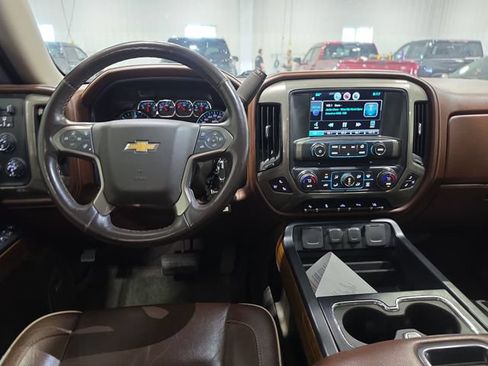 Used 2015 Chevrolet Silverado 1500 High Country w/ High Country Premium Package AWD/4WD image 5