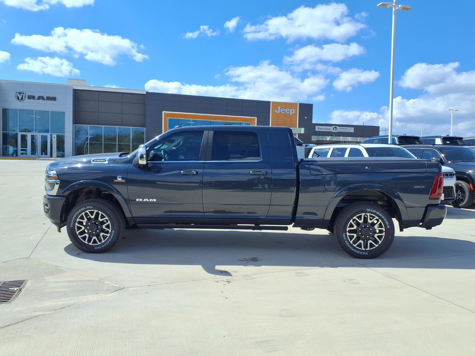 New 2027 RAM 2500 Limited AWD/4WD image 8