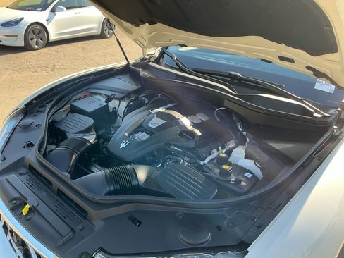 Used 2019 Maserati Levante image 24