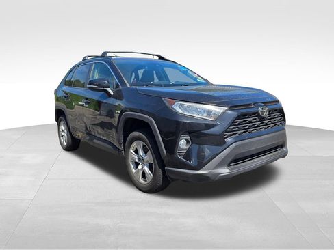 Used 2020 Toyota RAV4 XLE AWD/4WD image 11