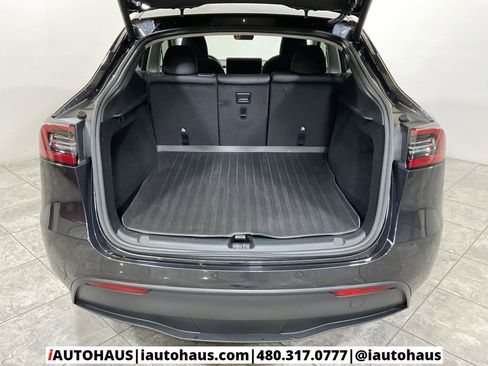 Used 2024 Tesla Model Y Long Range image 11