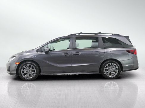 Used 2026 Honda Odyssey Touring image 2