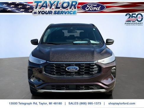 Used 2023 Ford Escape ST-Line w/ Tech Pack #1 AWD/4WD image 2
