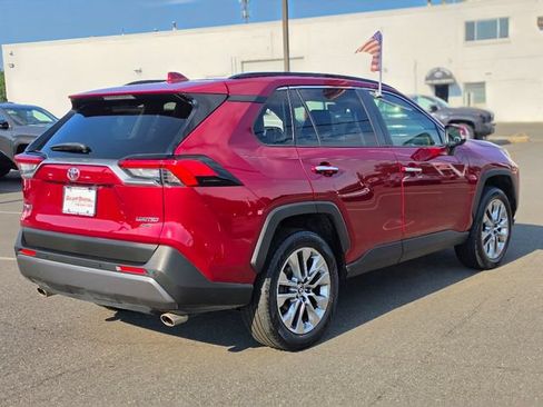 Used 2021 Toyota RAV4 Limited AWD/4WD image 7