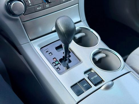 Used 2013 Toyota Highlander Plus image 34